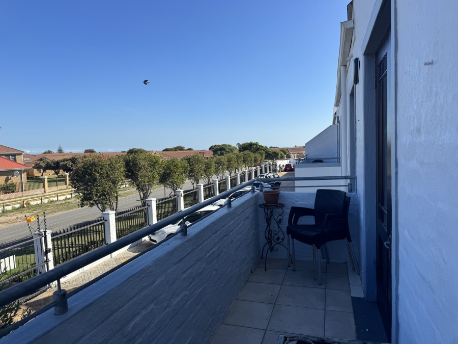 2 Bedroom Property for Sale in Sandbaai Western Cape